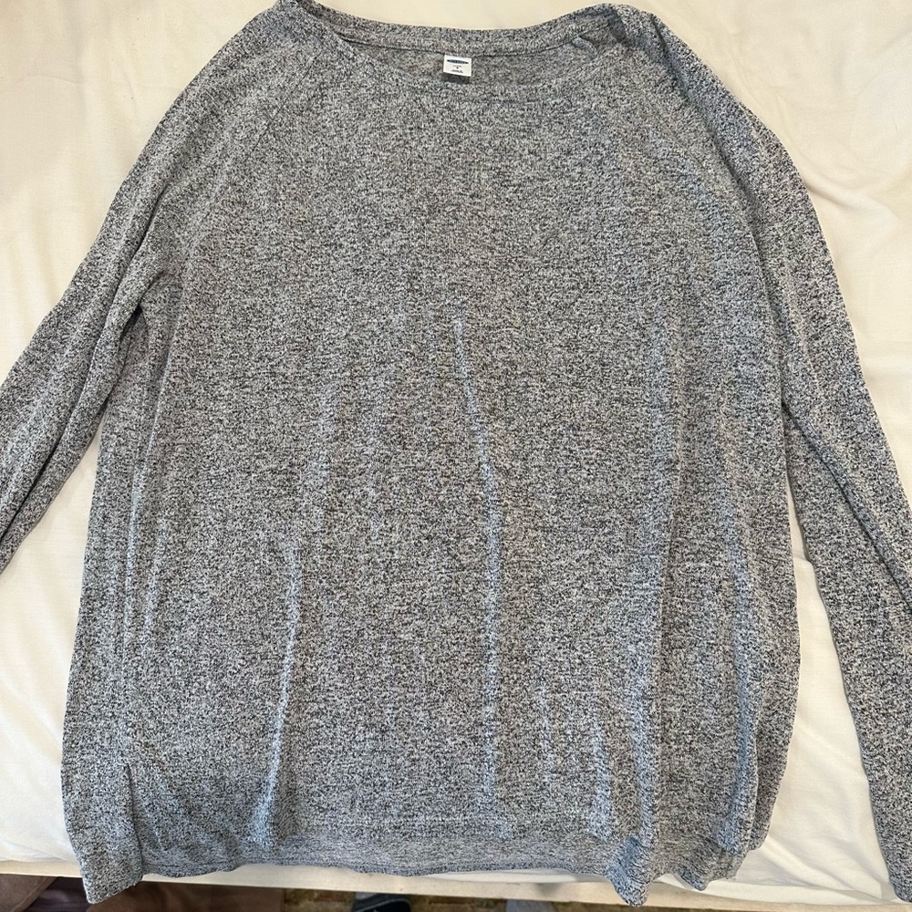 Grey long sleeve shirt
